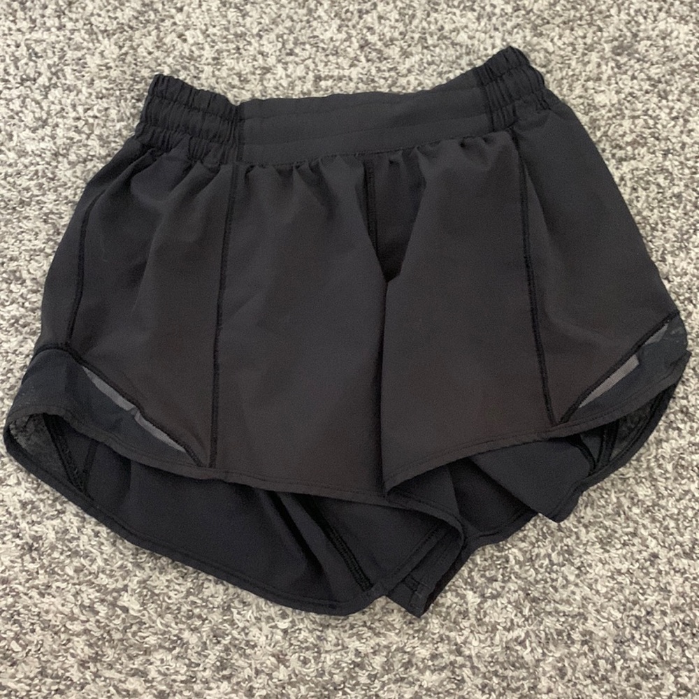 Lulu lemon size 2 hottie hot shorts.